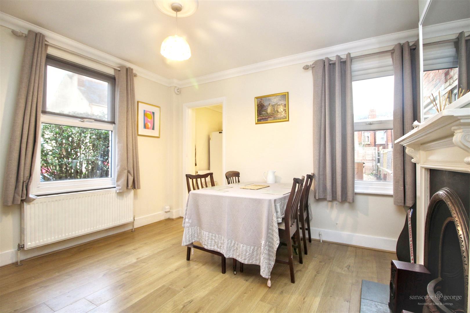 3 bed property in Tidmarsh Street, Reading